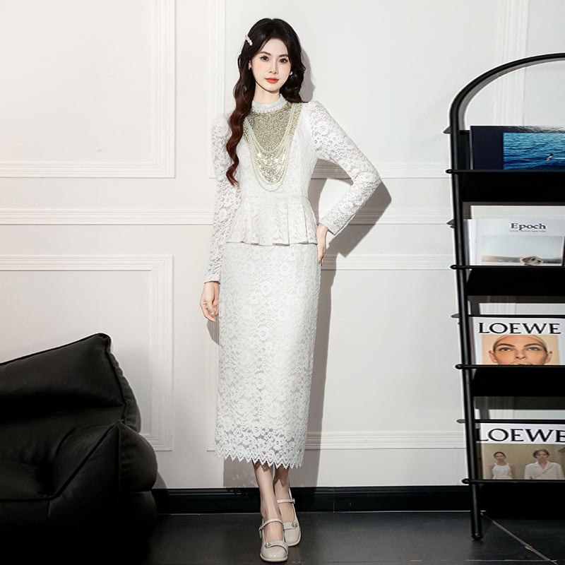 Kötött anyagú csipkés hosszú ujjú ruha, középméretű hosszúságú, egyszínű, ceruza szabás