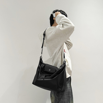 Muška crossbody torba velike kapacitete, gradski minimalistički dizajn, materijal PU, podstava od najlona, jednofarbni uzorak