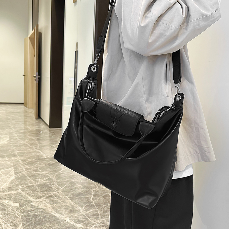 Muška crossbody torba velike kapacitete, gradski minimalistički dizajn, materijal PU, podstava od najlona, jednofarbni uzorak