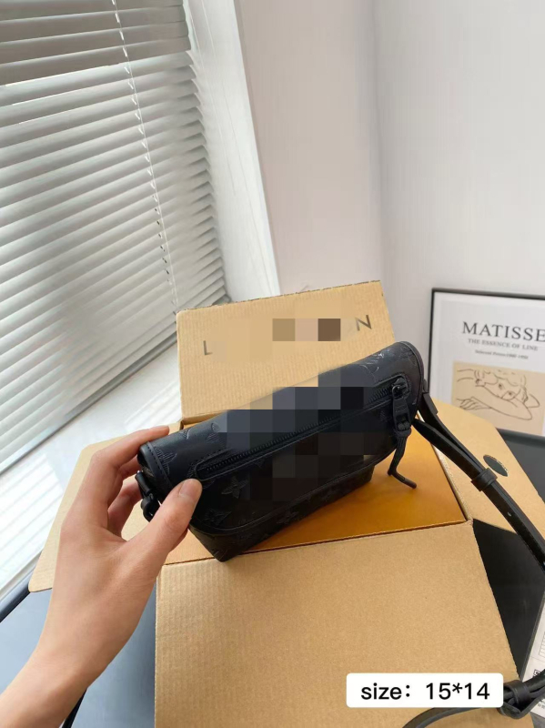 Muška crossbody torba, PVC materijal, vodootporna, prugasti uzorak, podstava poliester-pamuk, proljeće 2025 izdanje
