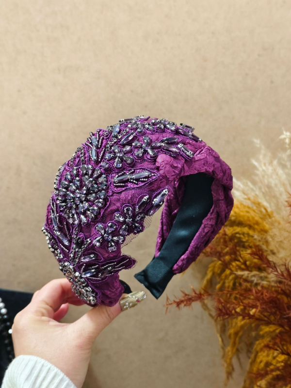 Kézzel készített középkori stílusú fejpánt csipével, textil és hálóval, rozsdamentes acél betéttel – női fejfedő