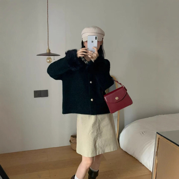 Imitált Mink anyagú kardigán, vastag kötés, kerek nyakú, hosszú ujjú, strasszos díszítés