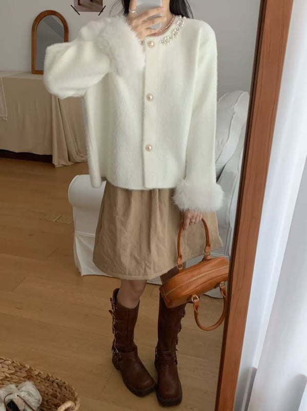 Imitált Mink anyagú kardigán, vastag kötés, kerek nyakú, hosszú ujjú, strasszos díszítés