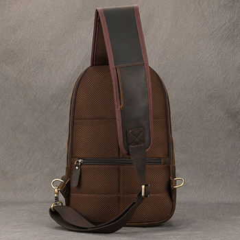 Muška torbica za prsa od prave kože, velika kapaciteta, crossbody stil (Materijal: prava koža; Prvi sloj teleće kože; Otporna na habanje; Podstava: poliester-pamuk; Model: 9452)
