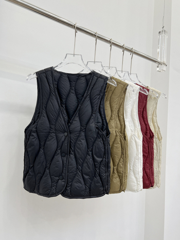 Γυναικείο γιλέκο από πούπουλα πάπιας, εξωτερικό ύφασμα νάιλον, περιεκτικότητα πούπουλων 86–90%, στενή εφαρμογή