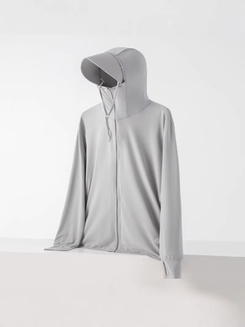 Vanjska jakna s odvojivom kapuljačom, UV zaštita, prozračni ice silk materijal, 93% poliester, 7% spandex, prednji zip i džepovi s zipovima