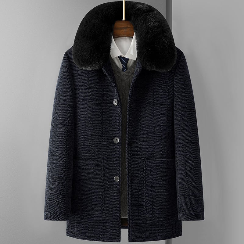 Pánsky kabát s hrubšou fleecovou výplňou, stredná dĺžka, kožušinový golier, s kapucňou