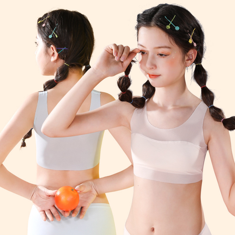 Детски тренировъчен сутиен за момичета (9–13 г.), нейлонова материя с подплата от спандекс, пълна чашка с ултра тънко формовано чашче, фиксирани двойни презрамки, дишащо и удобно.