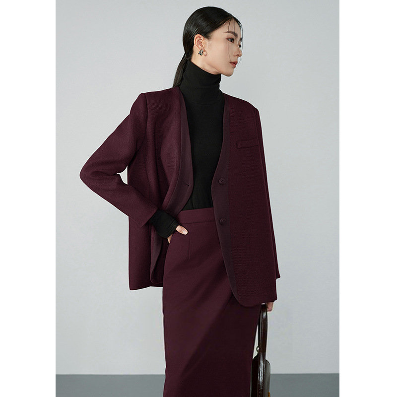 Женско сако с V-образно деколте, дълги ръкави, еднобортно закопчаване, полиестер — есен 2025