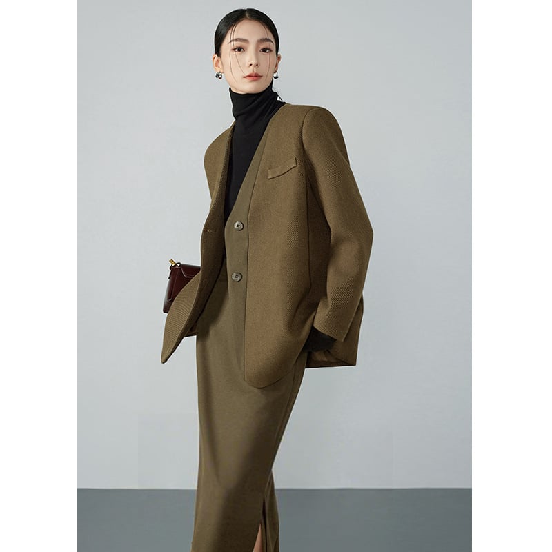 Женско сако с V-образно деколте, дълги ръкави, еднобортно закопчаване, полиестер — есен 2025