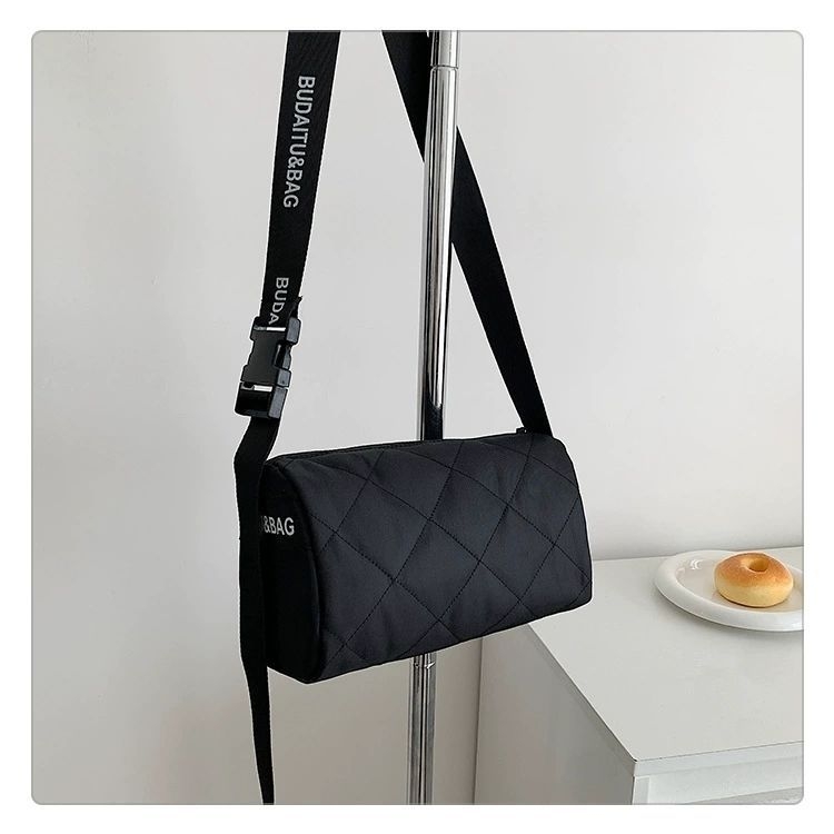 Muška crossbody torba – gradska jednostavnost, najlon, uzorak s slovima, poliester podstava