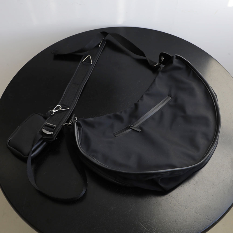 Muška crossbody torba od najlona, ulični stil, jednobojna, podstava od poliestera, zaštita leđa.