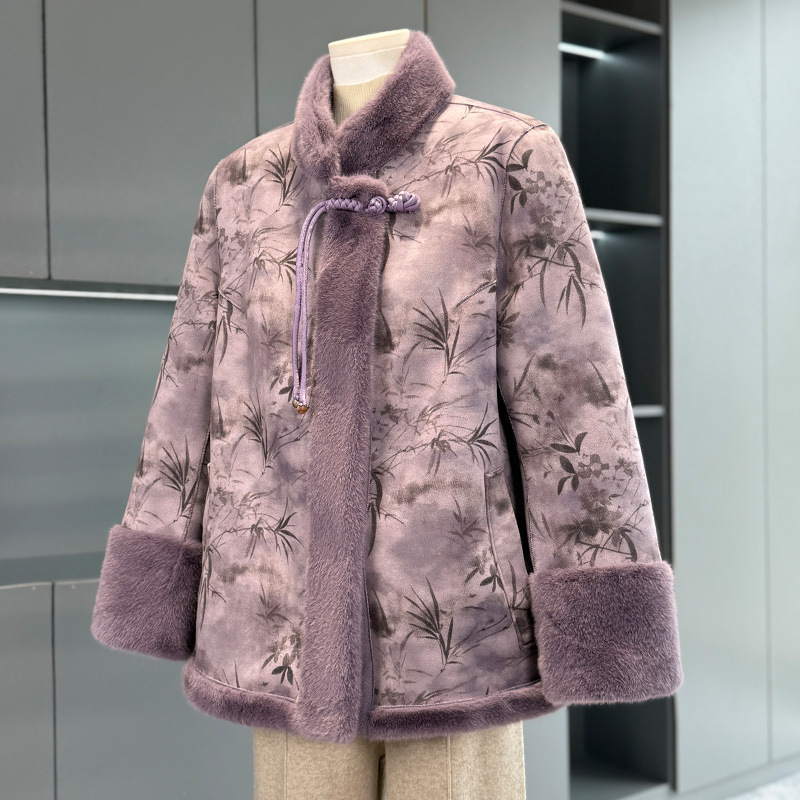 Idős nőknek készült külső ruházat, kétoldalas műszőr és bőrrel integrált, középhosszú 65–80 cm, virágos mintázat, 95% poliészter, elegáns stílus