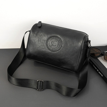 Liqi Geantă de Umăr pentru Bărbați, PU Impermeabilă, Pentru Călătorii de Afaceri, Ușoară, Respirabilă, Stil Urban Simplu