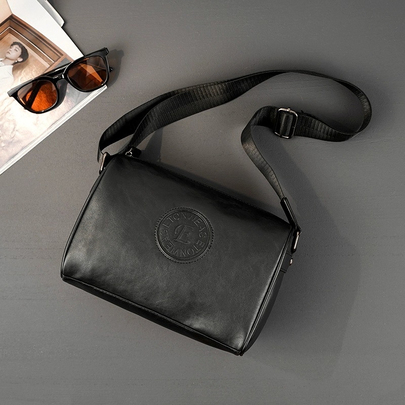 Liqi Geantă de Umăr pentru Bărbați, PU Impermeabilă, Pentru Călătorii de Afaceri, Ușoară, Respirabilă, Stil Urban Simplu