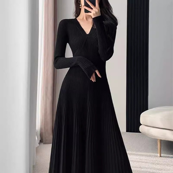 rochie tricotată cu decolteu în V, mâneci lungi, lungime midi, talie medie, amestec de cașmir