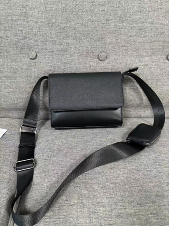 Geantă crossbody pentru bărbați – stil urban (PU; anti-furt; rezistentă la uzură; căptușire poliester; toamna 2025)