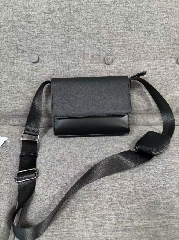 Geantă crossbody pentru bărbați – stil urban (PU; anti-furt; rezistentă la uzură; căptușire poliester; toamna 2025)