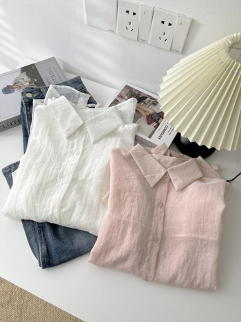 Cămașă din chiffon cu bretea pe spate și despicare, guler lapel, manșete lungi, nasturi cu clapetă, 95% fibră regenerată de celuloză