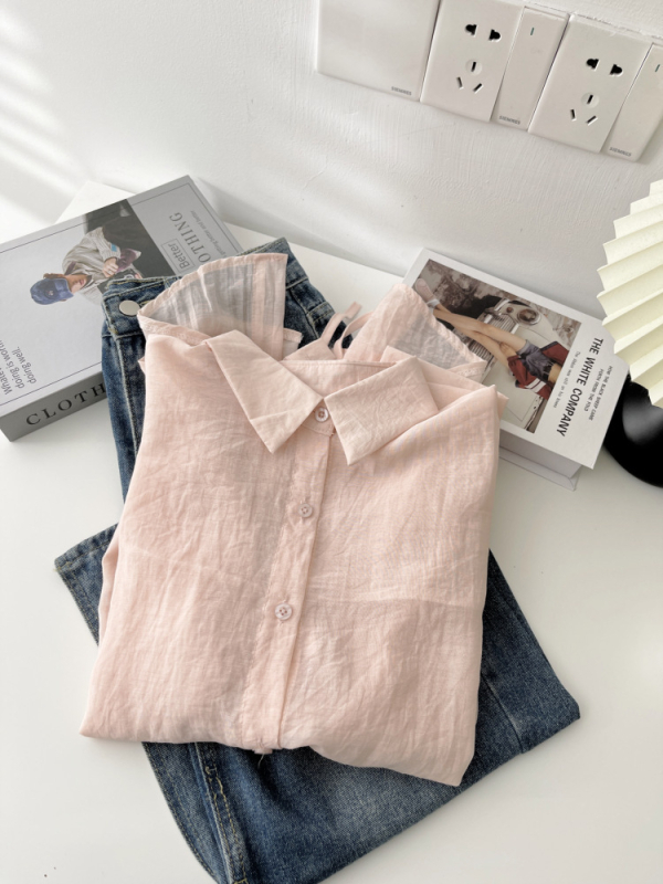 Cămașă din chiffon cu bretea pe spate și despicare, guler lapel, manșete lungi, nasturi cu clapetă, 95% fibră regenerată de celuloză