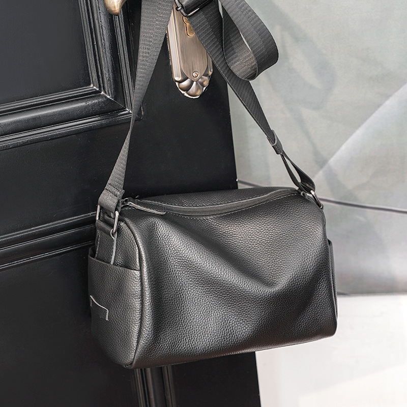 Geantă de umăr pentru bărbați din piele naturală de vițel cu inserții PVC, căptușeală din poliester, marca Etonweag, stil street fashion, potrivită pentru călătorii de afaceri