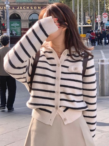 Cardigan pulover s reverom, prugasti pleteni, dugi rukavi – korejski chic jesen stil, poliester blend 30-50%, standardna duljina, uredski stil