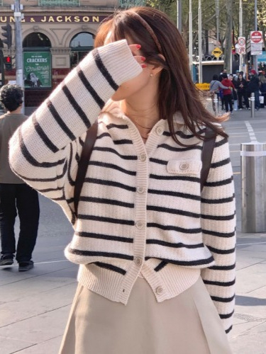 Cardigan pulover s reverom, prugasti pleteni, dugi rukavi – korejski chic jesen stil, poliester blend 30-50%, standardna duljina, uredski stil