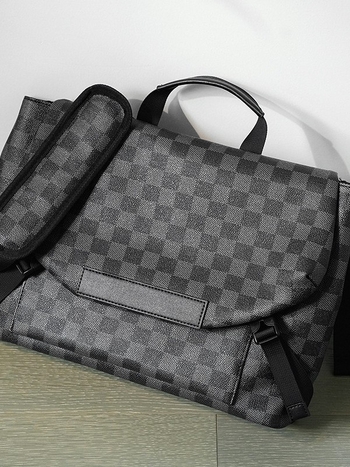 Geantă de umăr pentru bărbați – material PU, model în carouri, stil street, impermeabilă, primăvara 2025