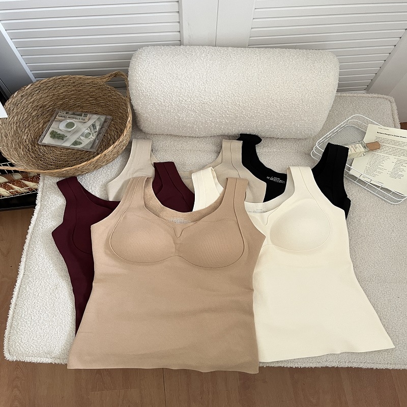 Termalna vest s širokim ramenima, oblikovane šalice, održava toplinu, protiv saganja, nevidljivi grudnjak bez potporne ojačanja