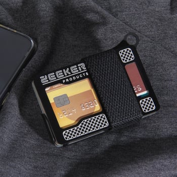 Метален държач за карти с капацитет 7 карти, матово покритие, отваряне с връзка, персонализируемо лого