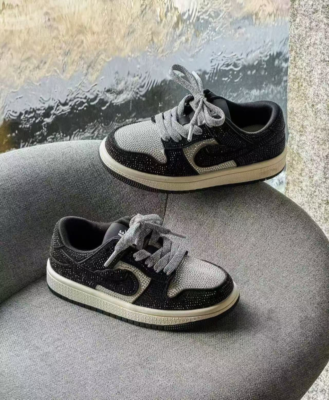 Dječje tenisice za trčanje - Unisex, Gornji materijal: Super Fiber, Potplat: Guma, Protuklizne i otporne na habanje, Kopča na čičak (Velcro), Debela potplat, Za djecu od 4-12 godina
