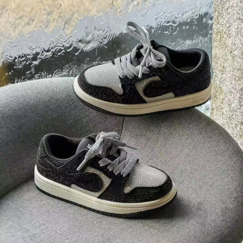 Dječje tenisice za trčanje - Unisex, Gornji materijal: Super Fiber, Potplat: Guma, Protuklizne i otporne na habanje, Kopča na čičak (Velcro), Debela potplat, Za djecu od 4-12 godina