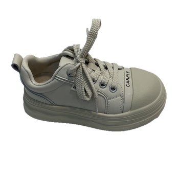 Unisex casual tenisice s niskim krojem i debelim potplatom; gornji dio: mikrovlaknena koža; đon: guma; zatvaranje: Velcro; ulošak: umjetna koža