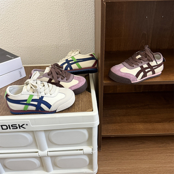 Pantofi skate pentru copii, talpă subțire, model dungat, partea superioară din Ultra-fiber piele, talpă din cauciuc, închidere Velcro