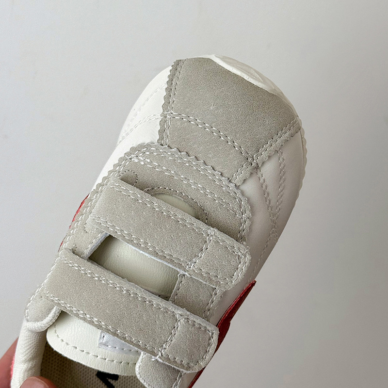 Unisex tenisice od mikrovlaknaste kože s debelim đonom, Velcro zatvarač, proljeće 2026