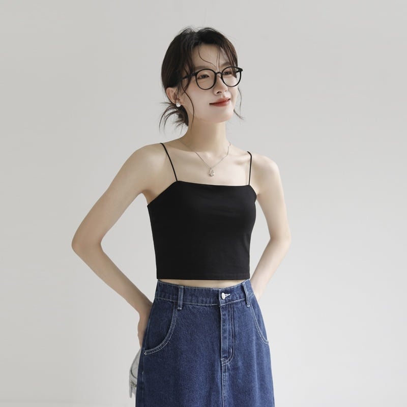 Дамски потник с открити рамене и подплата за бюста, къс модел, тесен силует, без гръб, от вискоза