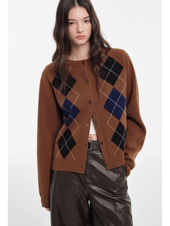 Дамски кардиган, 95% вълна+, плътно плетиво, кръгло деколте, свободна кройка, едноредово закопчаване