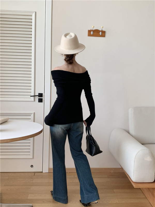 Model 7867: Pleteni top od vunene smeše, izrez na jedno rame, detalj čvora, uski kroj, francuski retro stil