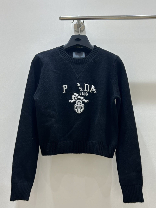 Pulover din cașmir cu guler rotund, croială lejeră, broderie jacquard