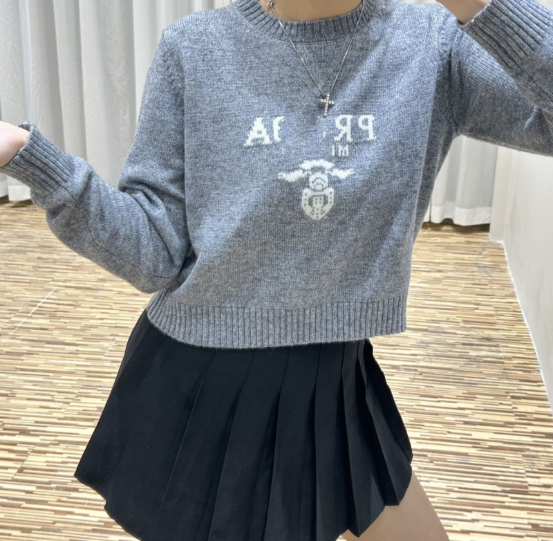 Pulover din cașmir cu guler rotund, croială lejeră, broderie jacquard