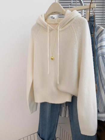 Пуловер с качулка от вълна за жени – 95%+ вълна, дълги ръкави, елегантен градски стил