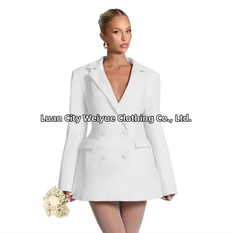 Női karcsú szabású blézer V-nyakkal, egygombos zárás, poliészter, hosszú ujjú