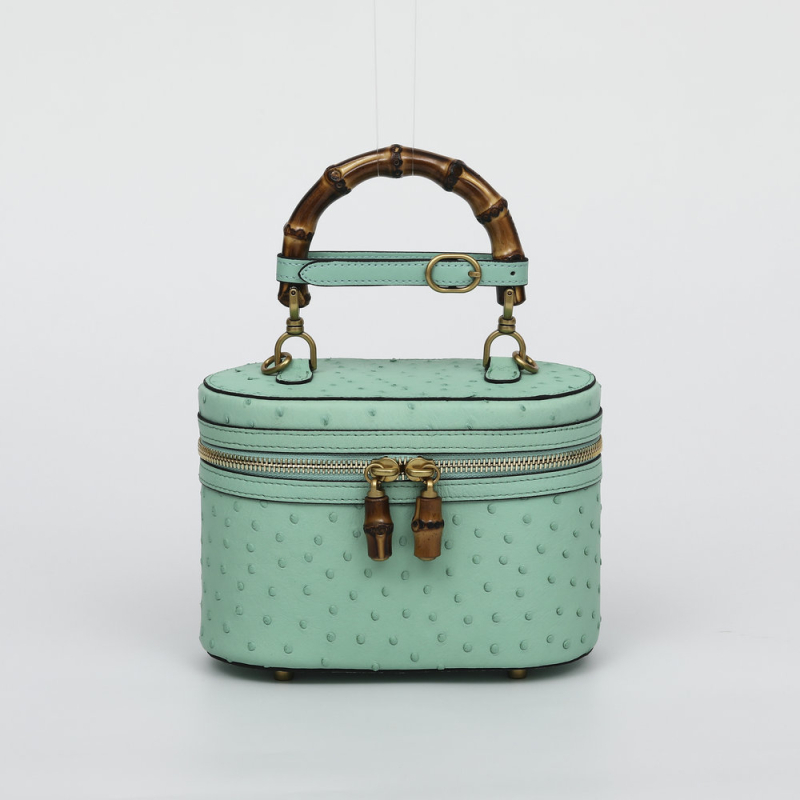 Struccbőr kozmetikai táska bambusz részlettel – ovális alak, mikroszálas bélés, női street-stílusú crossbody táska