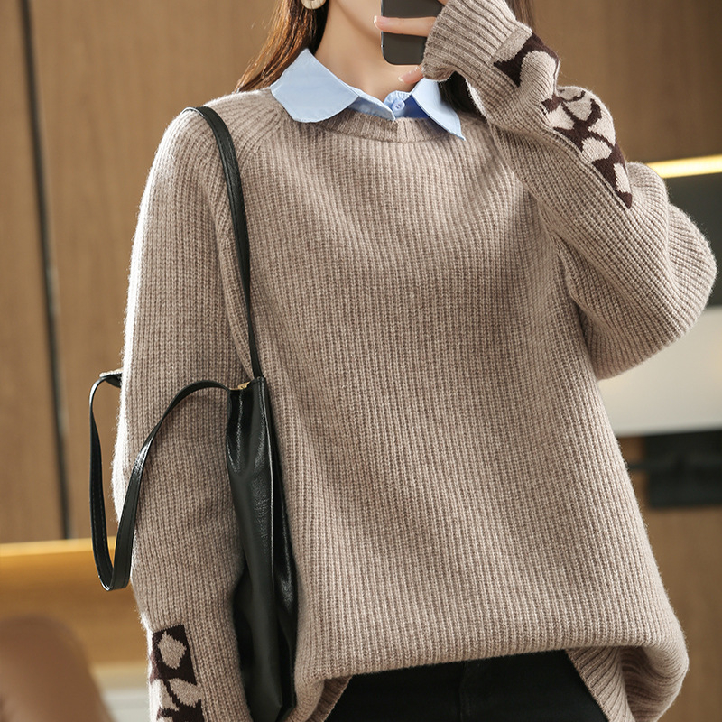 Дамски кашмирен пуловер с вътрешен флийсов слой, кръгло деколте, свободен силует, средна дължина, дълги ръкави