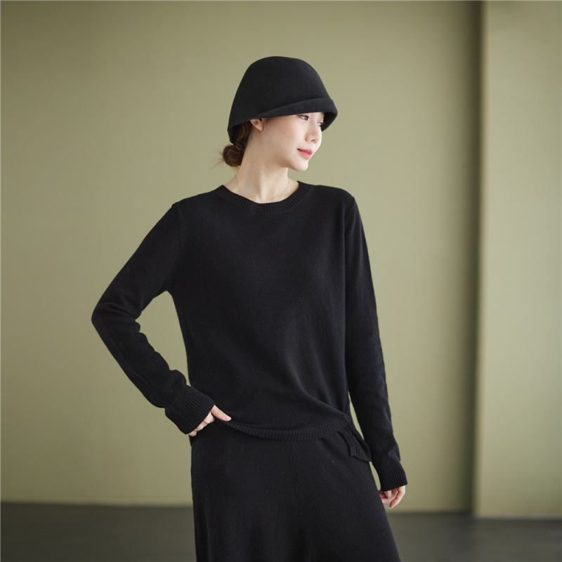 Pleten pulover od vune s okruglim izrezom, dugi rukavi, ultra-tanki, pahuljasta mekana tekstura – elegantan gradski stil