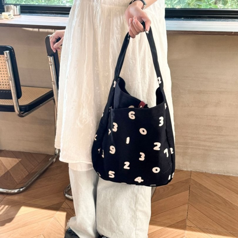 Torba Tote — ulični stil; platno; horizontalni kvadratni oblik (magnetni zatvarač; džep sa zipom)