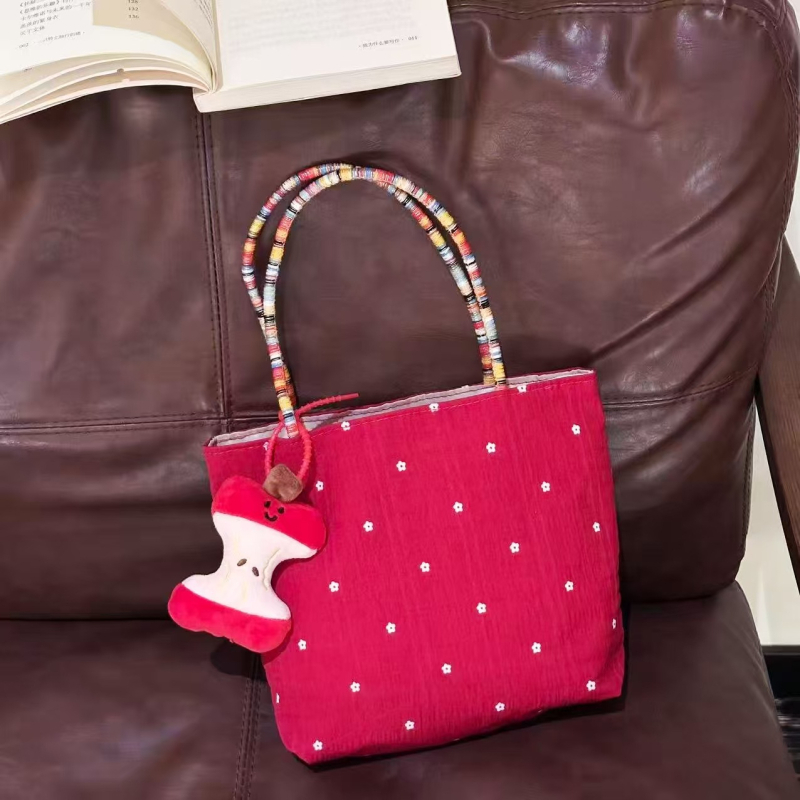 Ръчна чанта полиестер, хоризонтална квадратна форма, магнитно закопчаване, памучна подплата