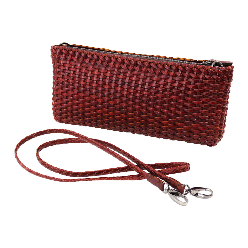 Kožna crossbody torba kvadratnog oblika, zatvarač, unutarnje pretince za telefon i dokumente, jedna naramenica, euro-američki retro stil