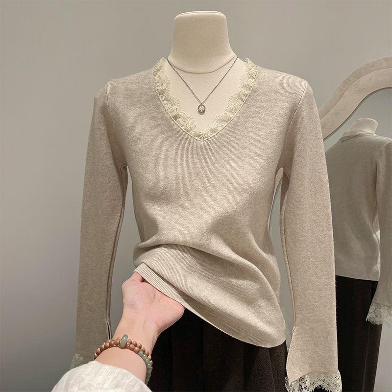 Pulover tricotat cu decolteu în V, mâneci lungi, mânecă tip prințesă, amestec viscose-poliester 79/21