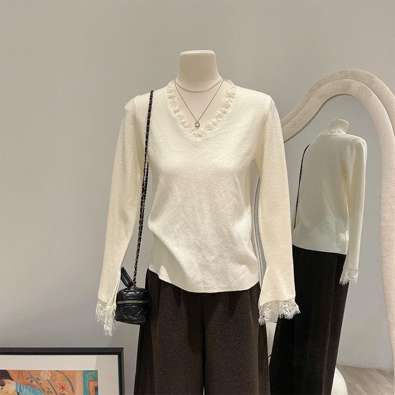 Pulover tricotat cu decolteu în V, mâneci lungi, mânecă tip prințesă, amestec viscose-poliester 79/21